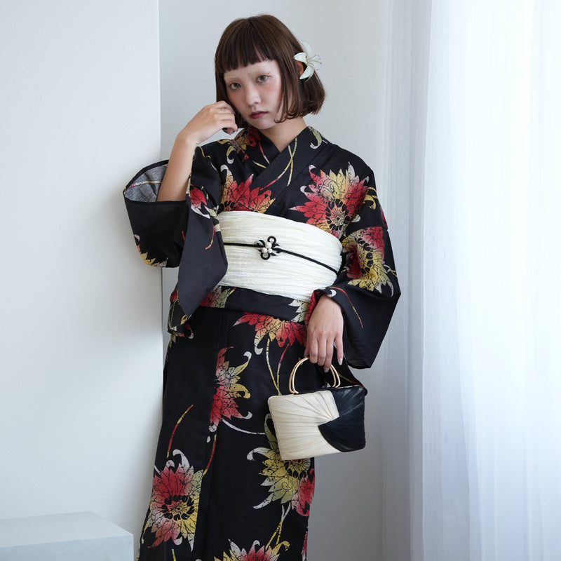 【ニコアンティーク 高級変わり織 浴衣3点セット ( ゆかた・帯・下駄 ) 黒地にアンティークローケツ柄】 Lサイズ（165-175cm） 国産生地 国内染色　個性派きもの（5012274911）