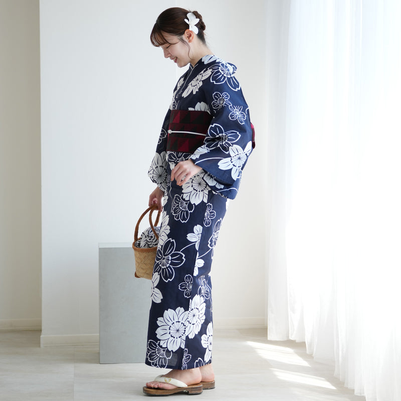 【お仕立て上がり 浴衣3点セット ( ゆかた・帯・下駄 ) 紺地に大きな八重桜】コットン100％  フリーサイズ （5010275211）