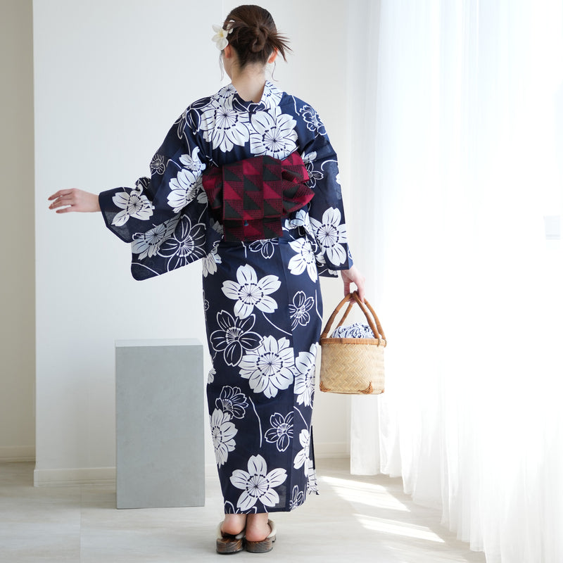 【お仕立て上がり 浴衣3点セット ( ゆかた・帯・下駄 ) 紺地に大きな八重桜】コットン100％  フリーサイズ （5010275211）