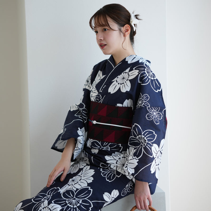 【お仕立て上がり 浴衣3点セット ( ゆかた・帯・下駄 ) 紺地に大きな八重桜】コットン100％  フリーサイズ （5010275211）