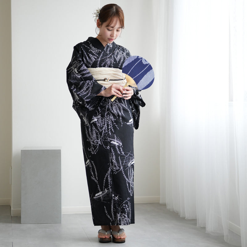 【utatane 高級変わり織 浴衣3点セット ( ゆかた・帯・下駄 ) 濃紺地にしだれ柳と小舟】 3Lサイズ（ヒップ約130cm位まで対応） 国産生地 国内染色　昭和初期アンティーク復刻版（5013276611）