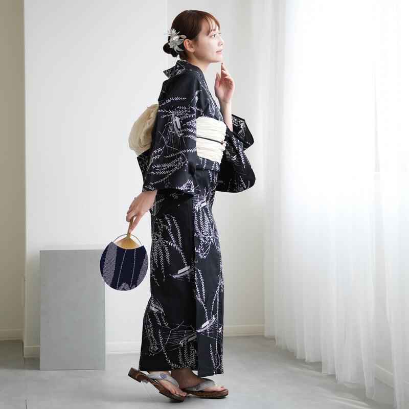 【utatane 高級変わり織 浴衣3点セット ( ゆかた・帯・下駄 ) 濃紺地にしだれ柳と小舟】 3Lサイズ（ヒップ約130cm位まで対応） 国産生地 国内染色　昭和初期アンティーク復刻版（5013276611）