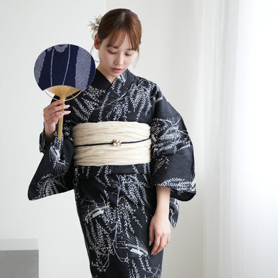 【utatane 高級変わり織 浴衣3点セット ( ゆかた・帯・下駄 ) 濃紺地にしだれ柳と小舟】 3Lサイズ（ヒップ約130cm位まで対応） 国産生地 国内染色　昭和初期アンティーク復刻版（5013276611）