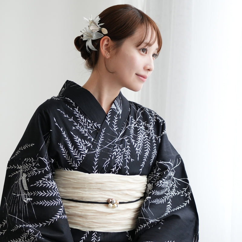 【utatane 高級変わり織 浴衣3点セット ( ゆかた・帯・下駄 ) 濃紺地にしだれ柳と小舟】 フリーサイズ 国産生地 国内染色　昭和初期アンティーク復刻版（5010276611）