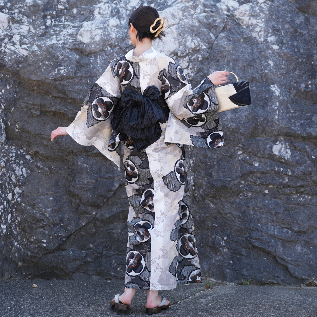 【新品未開封】utatane 高級浴衣　帯　下駄　セット utatane 高級変わり織 浴衣3点セット ( ゆかた・帯・下駄 ) 淡い