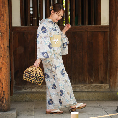 【utatane 高級変わり織 浴衣3点セット ( ゆかた・帯・下駄 ) 薄グレーに椿唐草】3Lサイズ（ヒップ約130cm位まで対応）国産生地 国内染色　個性派きもの（5013277811）