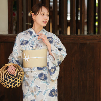 【utatane 高級変わり織 浴衣3点セット ( ゆかた・帯・下駄 ) 薄グレーに椿唐草】3Lサイズ（ヒップ約130cm位まで対応）国産生地 国内染色　個性派きもの（5013277811）