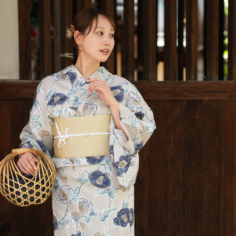 【utatane 高級変わり織 浴衣3点セット ( ゆかた・帯・下駄 ) 薄グレーに椿唐草】3Lサイズ（ヒップ約130cm位まで対応）国産生地 国内染色　個性派きもの（5013277811）