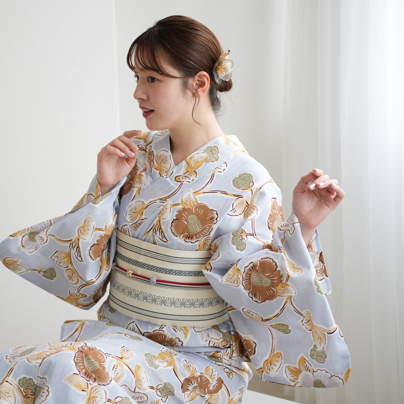 【utatane 高級変わり織 浴衣3点セット ( ゆかた・帯・下駄 )ブルーグレーに椿唐草】3Lサイズ（ヒップ約130cm位まで対応） 国産生地 国内染色　昭和初期アンティーク復刻版（5013278211）
