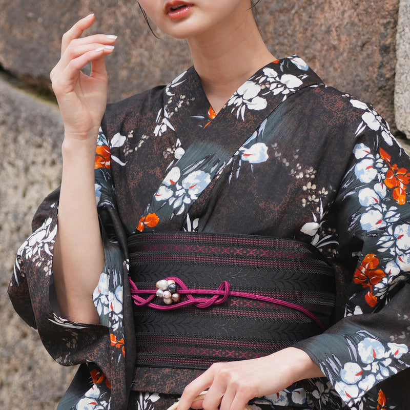 【utatane 高級変わり織 浴衣3点セット ( ゆかた・帯・下駄 )  錆紺に照る菖蒲】 3Lサイズ（ヒップ約130cm位まで対応） 国産生地 国内染色　昭和初期アンティーク復刻版（5013279011）