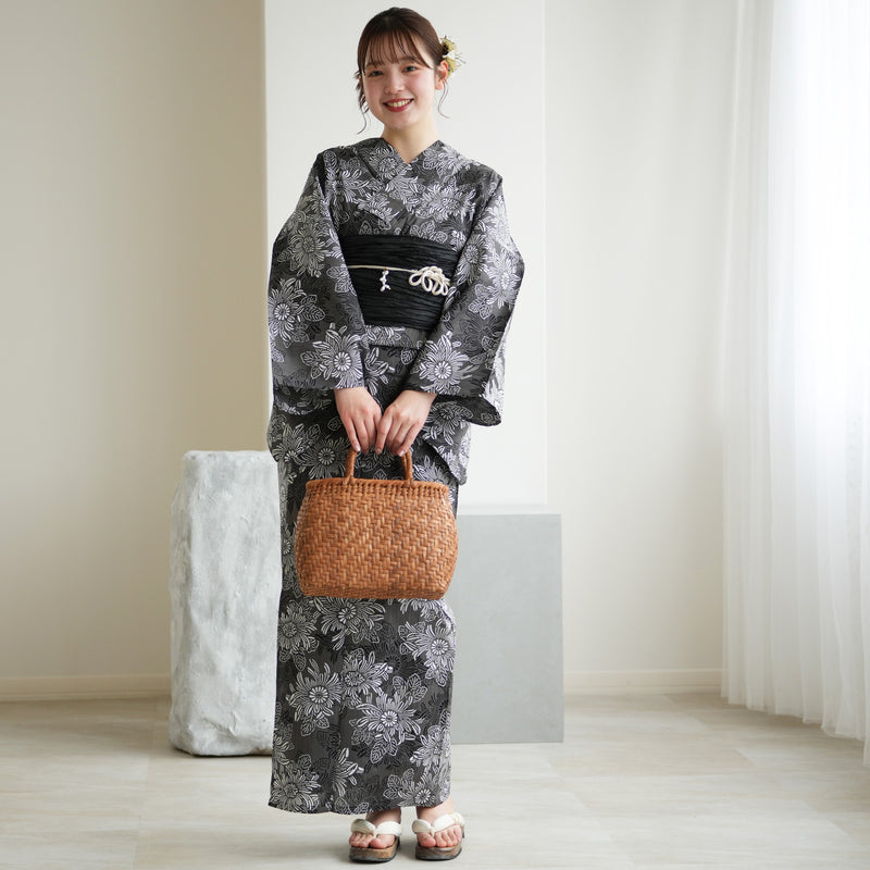 【utatane 高級変わり織 浴衣3点セット ( ゆかた・帯・下駄 ) グレーに重なる古典菊】3Lサイズ（ヒップ約130cm位まで対応） 国産生地 国内染色　昭和初期アンティーク復刻版（5013279211）