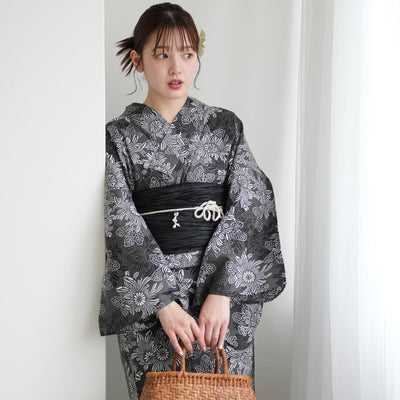 【utatane 高級変わり織 浴衣3点セット ( ゆかた・帯・下駄 ) グレーに重なる古典菊】3Lサイズ（ヒップ約130cm位まで対応） 国産生地 国内染色　昭和初期アンティーク復刻版（5013279211）