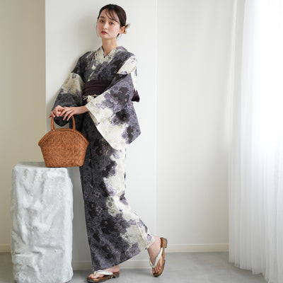 【utatane 高級変わり織 浴衣3点セット ( ゆかた・帯・下駄 ) ブラックの染分け梅つばき】 フリーサイズ 国産生地 国内染色　昭和初期アンティーク復刻版（5010279511）