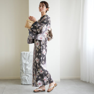 【utatane 高級変わり織 浴衣3点セット ( ゆかた・帯・下駄 ) かすれ黒ぼかしの梅】 Sサイズ（150-160cm） 国産生地 国内染色　昭和初期アンティーク復刻版（5011279611）