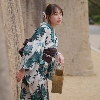 【utatane 高級変わり織 浴衣3点セット ( ゆかた・帯・下駄 )溶け込むグリーンの大輪の花】 3Lサイズ（ヒップ約130cm位まで対応） 国産生地 国内染色　昭和初期アンティーク復刻版（5013280111）