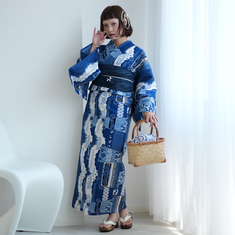 【ニコアンティーク 高級変わり織 浴衣3点セット ( ゆかた・帯・下駄 ) スカラップ雲取 ブルー】 フリーサイズ 国産生地 国内染色　個性派きもの（5010280311）