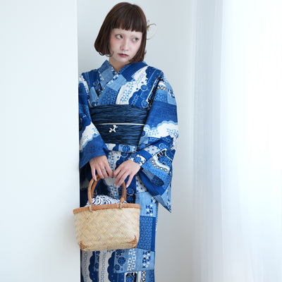 【ニコアンティーク 高級変わり織 浴衣3点セット ( ゆかた・帯・下駄 ) スカラップ雲取 ブルー】 フリーサイズ 国産生地 国内染色　個性派きもの（5010280311）