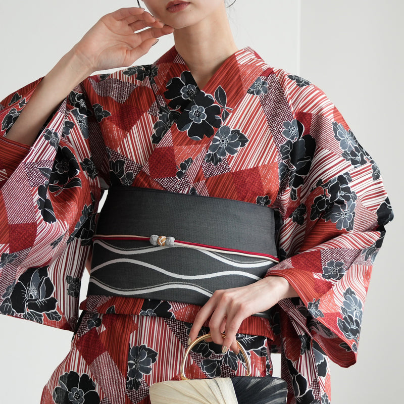 【ニコアンティーク 高級変わり織 浴衣3点セット ( ゆかた・帯・下駄 ) 芙蓉エフェクト レッド】 フリーサイズ 国産生地 国内染色　個性派きもの（5010282111）