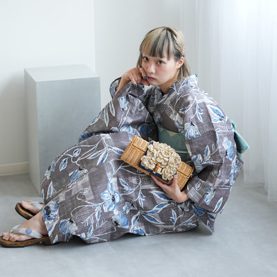 【ニコアンティーク 高級変わり織 浴衣3点セット ( ゆかた・帯・下駄 ) かすれアネモネ　グレー×ブルー】 Sサイズ （150-160cm）国産生地 国内染色　個性派きもの（5011282411）