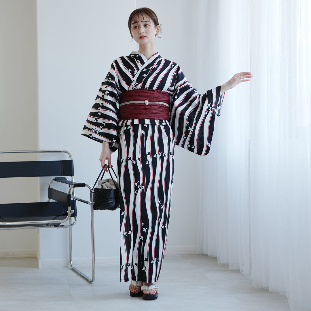 高級変わり織 浴衣3点セット ( ゆかた・帯・下駄 ) モノクロと赤