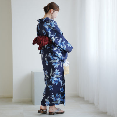 【高級変わり織 浴衣3点セット ( ゆかた・帯・下駄 ) 紺地に揺れるブルーの花】 コットン100％ フリーサイズ（5010286011）