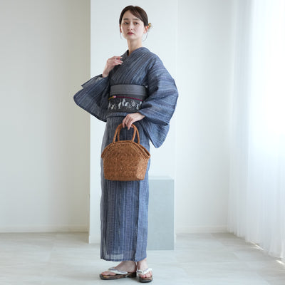 【綿麻 しじら織  浴衣3点セット ( ゆかた・帯・下駄 ) 紺鼠縦縞】特選・麻混 フリーサイズ 点で肌に触れる涼しい着心地  （5010286611）