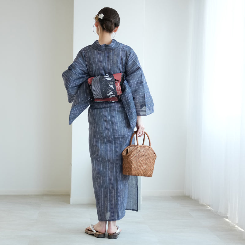 【綿麻 しじら織  浴衣3点セット ( ゆかた・帯・下駄 ) 紺鼠縦縞】特選・麻混 フリーサイズ 点で肌に触れる涼しい着心地  （5010286611）