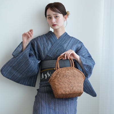 【綿麻 しじら織  浴衣3点セット ( ゆかた・帯・下駄 ) 紺鼠縦縞】特選・麻混 フリーサイズ 点で肌に触れる涼しい着心地  （5010286611）