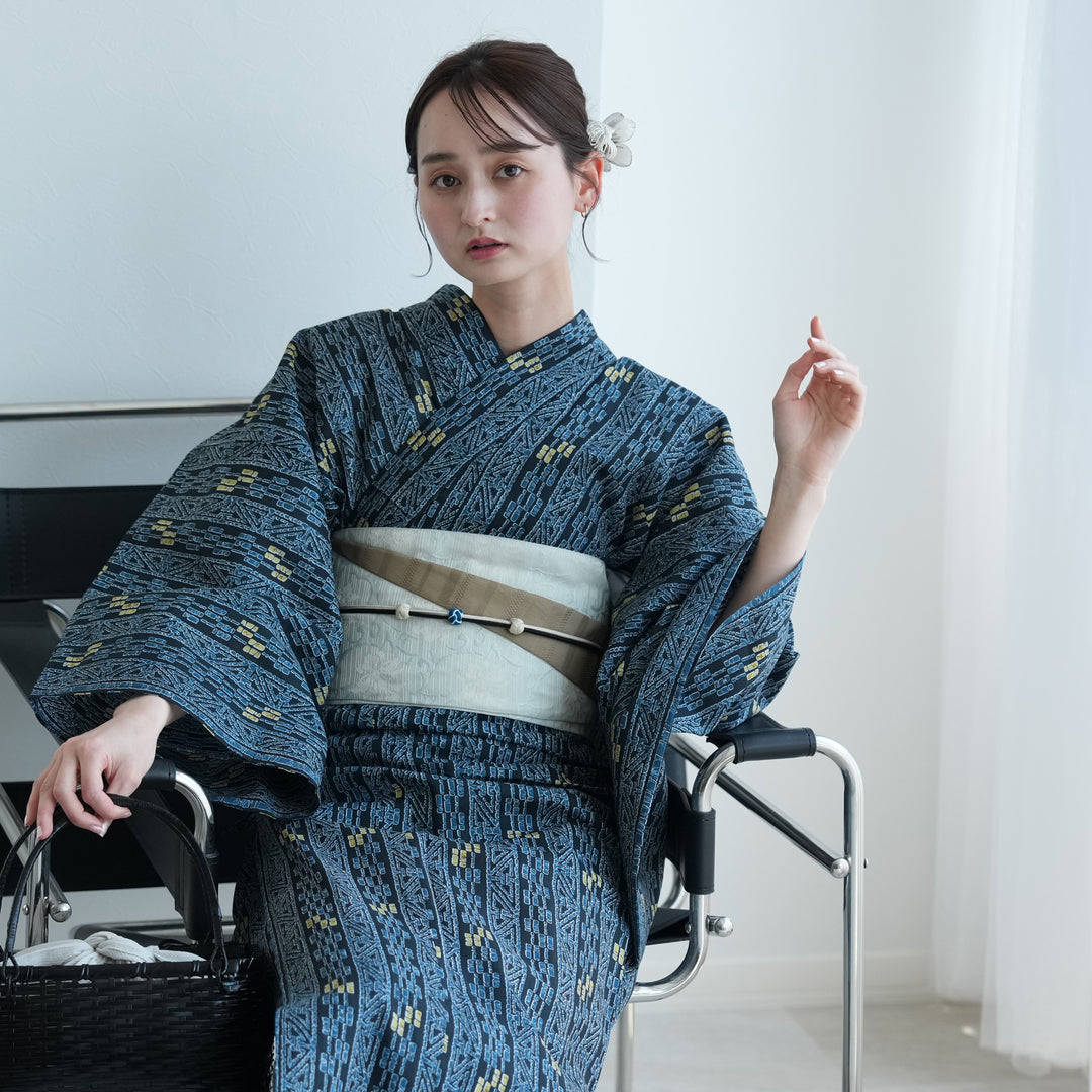 utatane 浴衣 月下美人の鉄紺染分け 期間限定値下げ中】utatane 浴衣 月下美人の鉄紺染分け - メルカリ