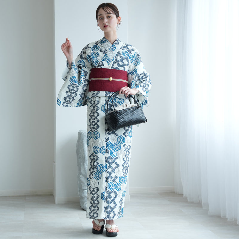 【utatane 高級変わり織 浴衣3点セット ( ゆかた・帯・下駄 )  ローケツ染め風 きなりに亀甲繋ぎ】 フリーサイズ （5010287211）