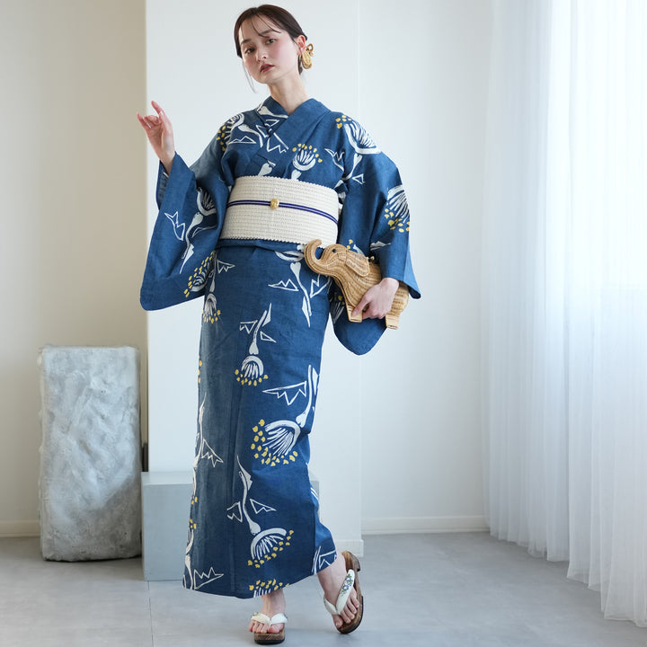 浴衣3点セット utatane×注染工房 赤坂紬 青藍にかごめなでしこ染め分け utatane×注染工房 浴衣3点セット（浴衣・帯・下駄） 赤坂紬 青藍に黄色