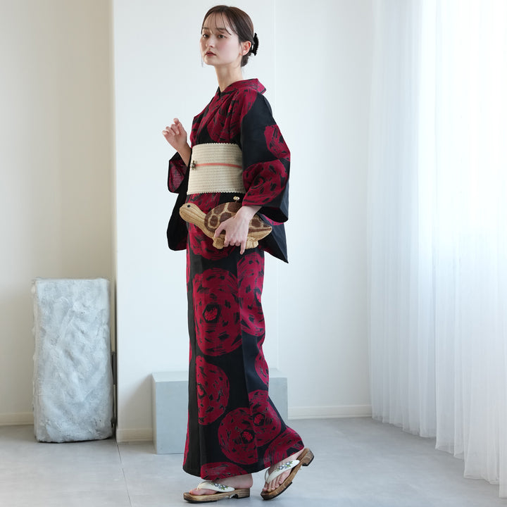 utatane×注染工房 浴衣3点セット（浴衣・帯・下駄） 黒に紅赤 緋輪