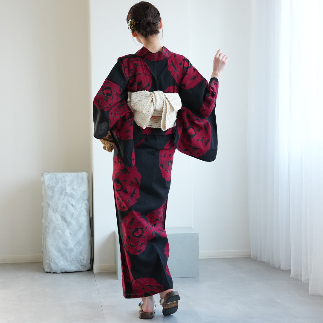 utatane×注染工房 浴衣3点セット（浴衣・帯・下駄） 黒に紅赤 緋輪