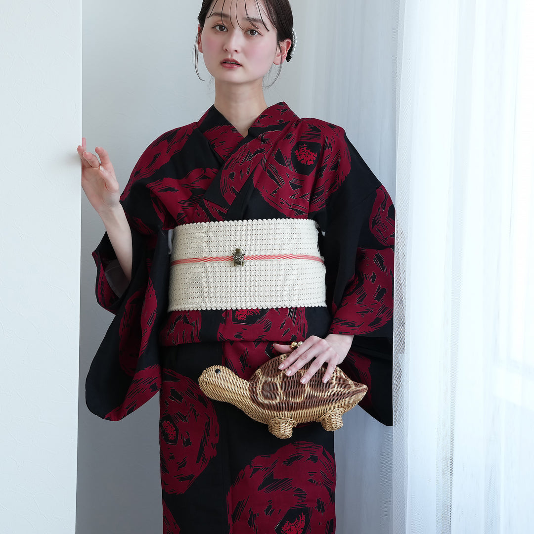 utatane×注染工房 浴衣3点セット（浴衣・帯・下駄） 黒に紅赤 緋輪