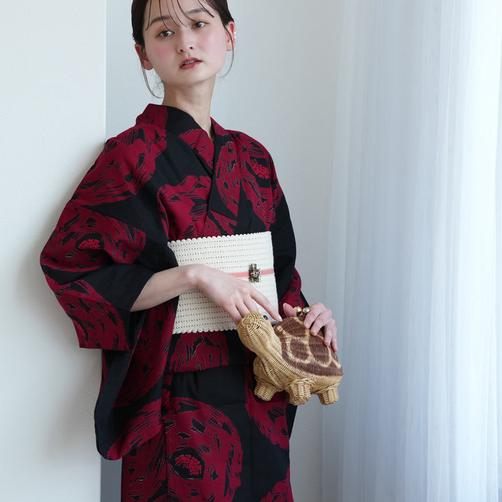 utatane 浴衣 帯 下駄 髪飾り 4点セット 黒 赤 扇子柄 utatane×注染工房 浴衣3点セット（浴衣・帯・下駄） 黒に紅赤 緋輪