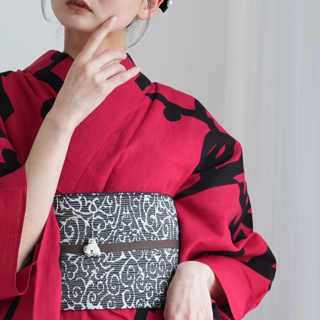 utatane×注染工房 浴衣3点セット（浴衣・帯・下駄） 赤の墨躍