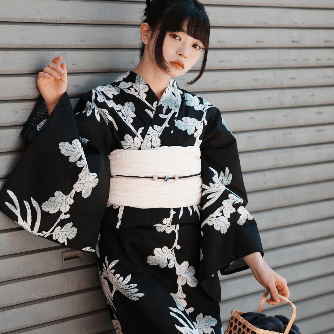 utatane 高級変わり織 浴衣3点セット（浴衣・帯・下駄）黒地に伸びる菊