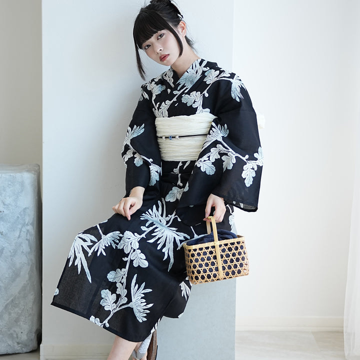 utatane 高級変わり織 浴衣3点セット（浴衣・帯・下駄）黒地に伸びる菊