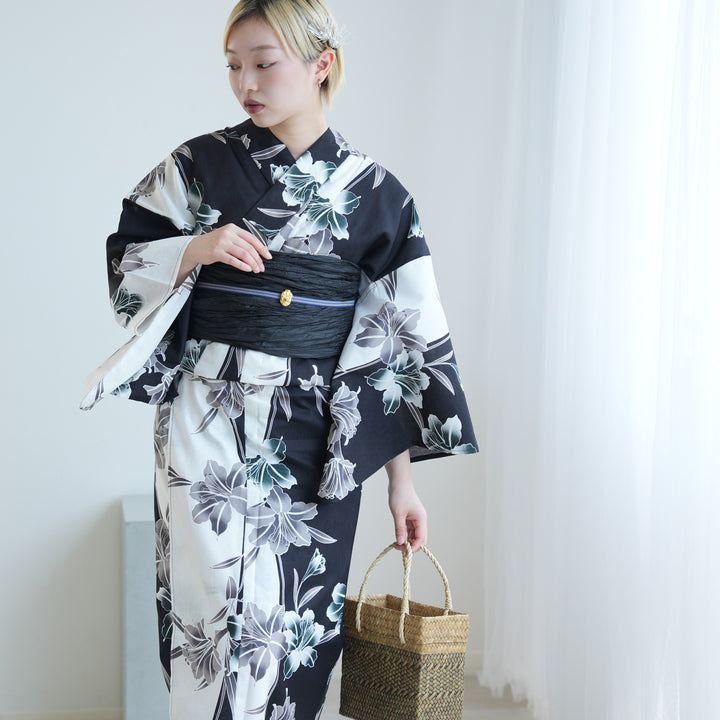 utatane 高級変わり織 浴衣3点セット（浴衣・帯・下駄）白と黒の