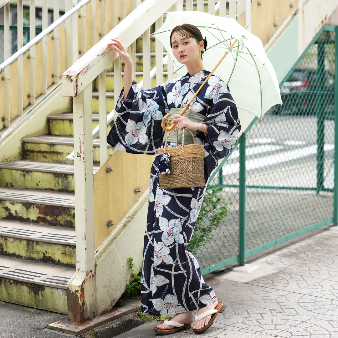 utatane 高級変わり織 浴衣3点セット（浴衣・帯・下駄）紺地にろうけつ