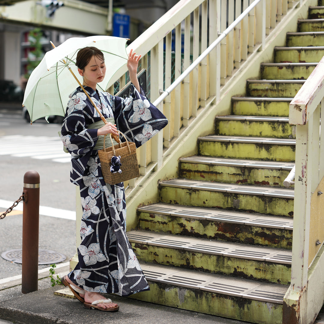utatane 高級変わり織 浴衣3点セット（浴衣・帯・下駄）紺地にろうけつ