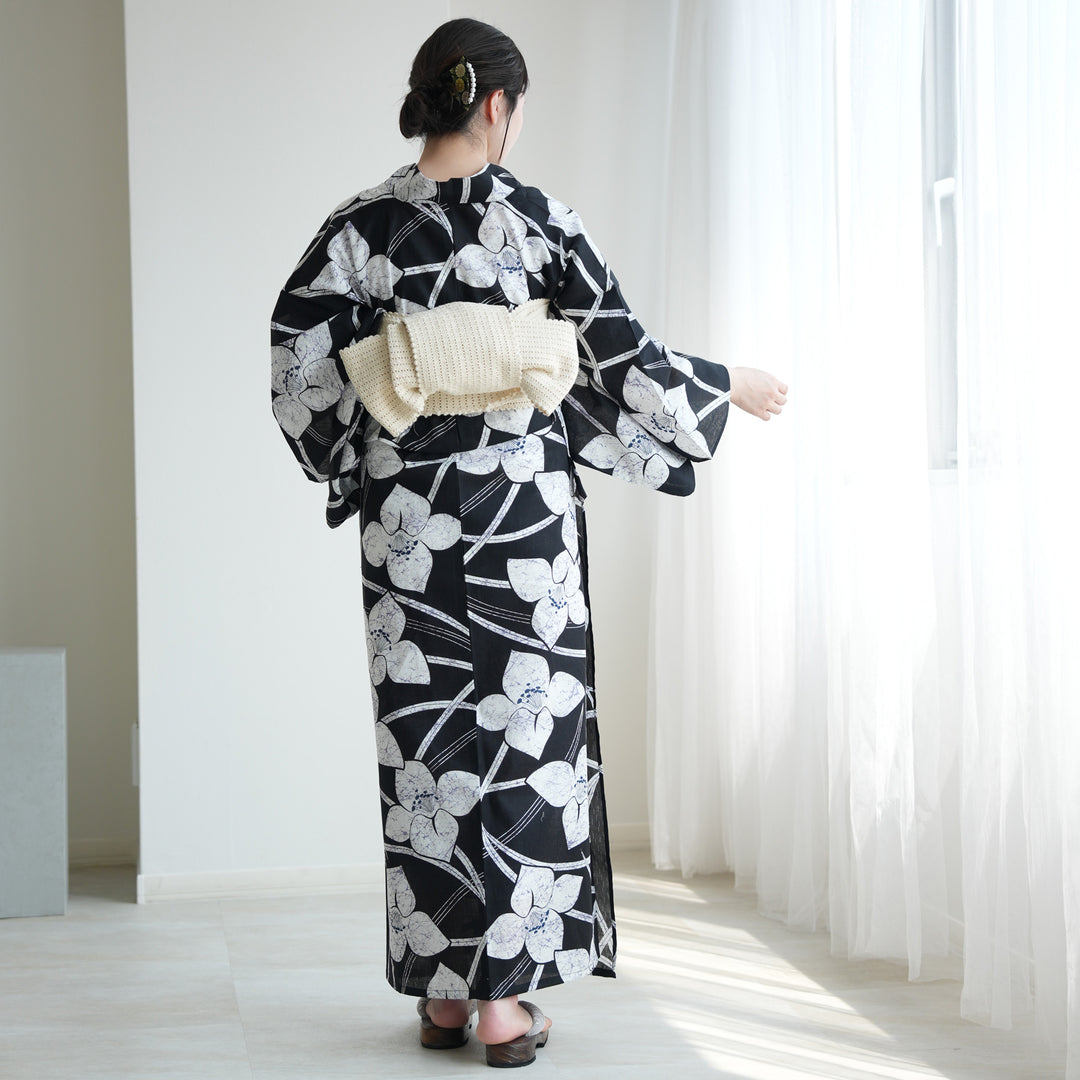 高級変わり織 浴衣3点セット（浴衣・帯・下駄）紺地にろうけつ寄せの
