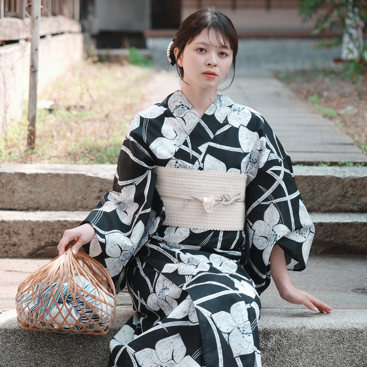 高級変わり織 浴衣3点セット（浴衣・帯・下駄）紺地にろうけつ寄せの