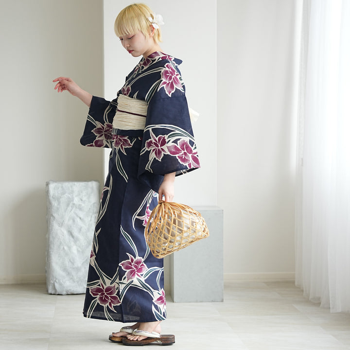 utatane 浴衣 帯 下駄 3点セット ネイビー utatane 高級変わり織 浴衣3点セット（浴衣・帯・下駄）紺地に伸びやか