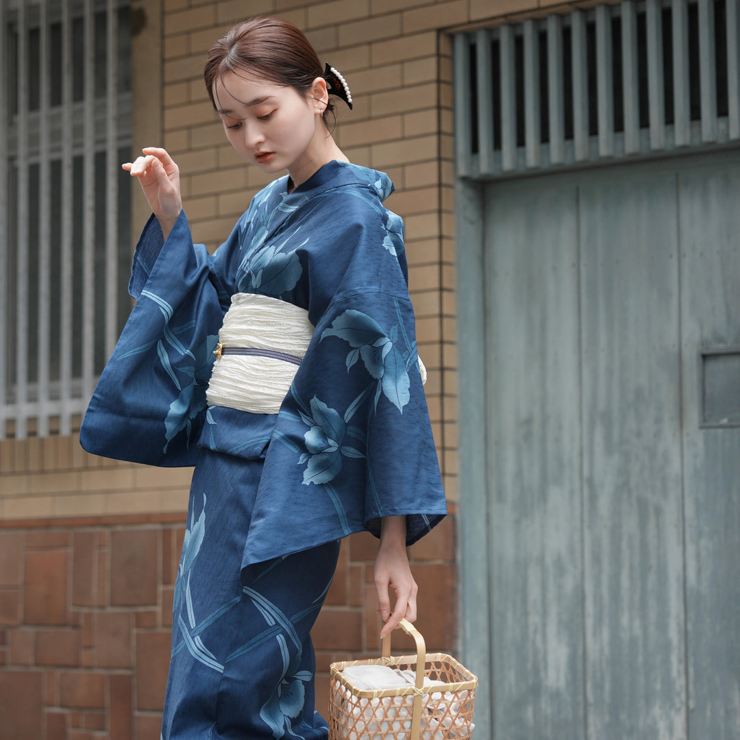 utatane 高級変わり織 浴衣3点セット（浴衣・帯・下駄）鉄紺に滲む
