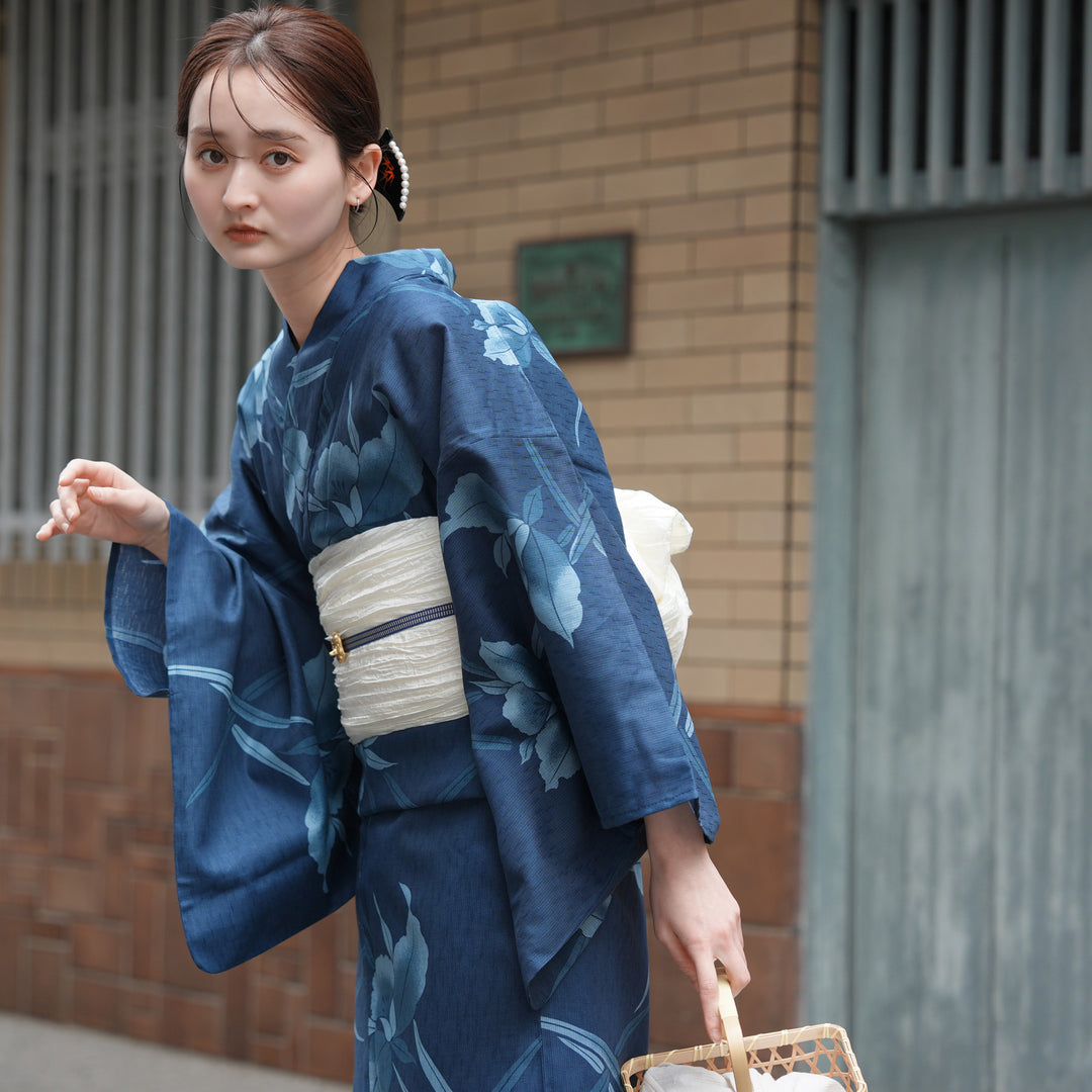 utatane 高級変わり織 浴衣3点セット（浴衣・帯・下駄）鉄紺に滲む