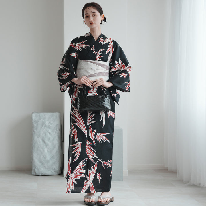 utatane 高級変わり織 浴衣3点セット（浴衣・帯・下駄）黒と赤のモダン