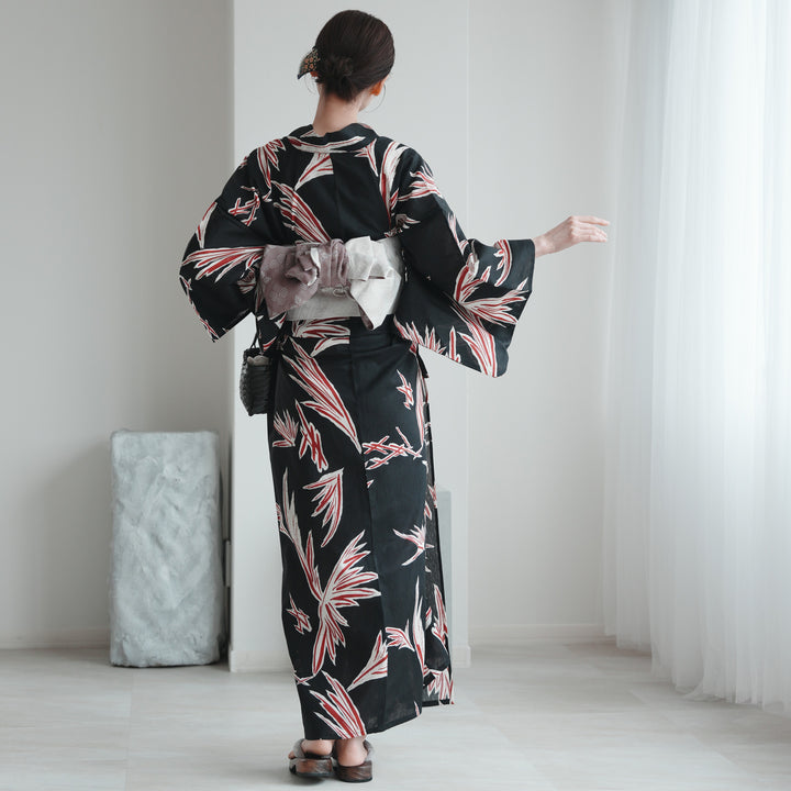 utatane 高級変わり織 浴衣3点セット（浴衣・帯・下駄）黒と赤のモダン