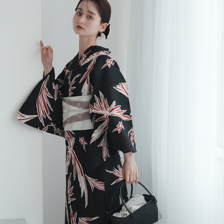 utatane 高級変わり織 浴衣3点セット（浴衣・帯・下駄）黒と赤のモダン