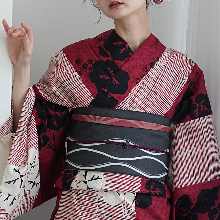 utatane 高級変わり織 浴衣3点セット（浴衣・帯・下駄）赤と黒の縞々